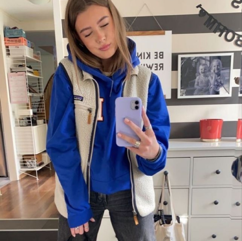 Patagonia women vest size L beige color